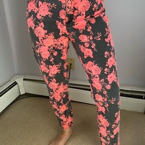 Rose pattern Rock Republic denim in black and pink